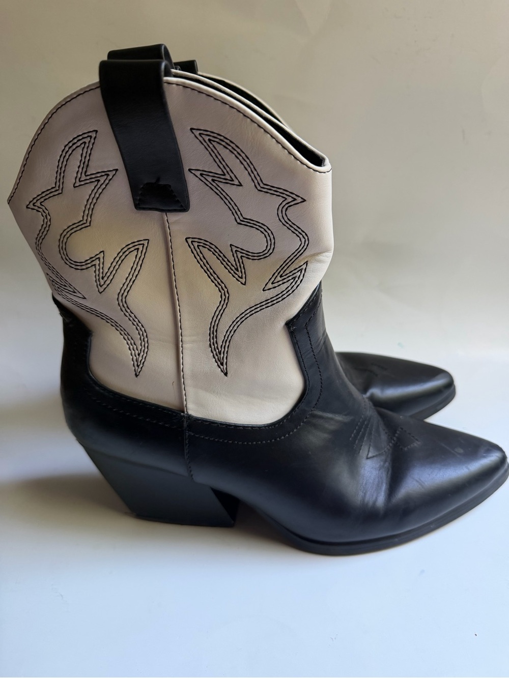 Women’s size 9 Cowboy Boots